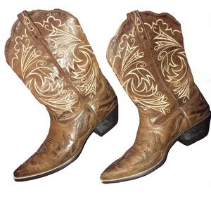 Ariat Heritage Western J-Toe Embroidered Boots